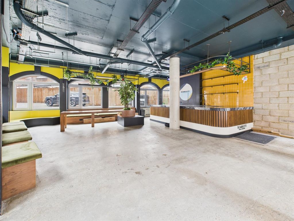 Property photo 2 of 11 Cam04237G0-Pr0257-Still004.Jpg