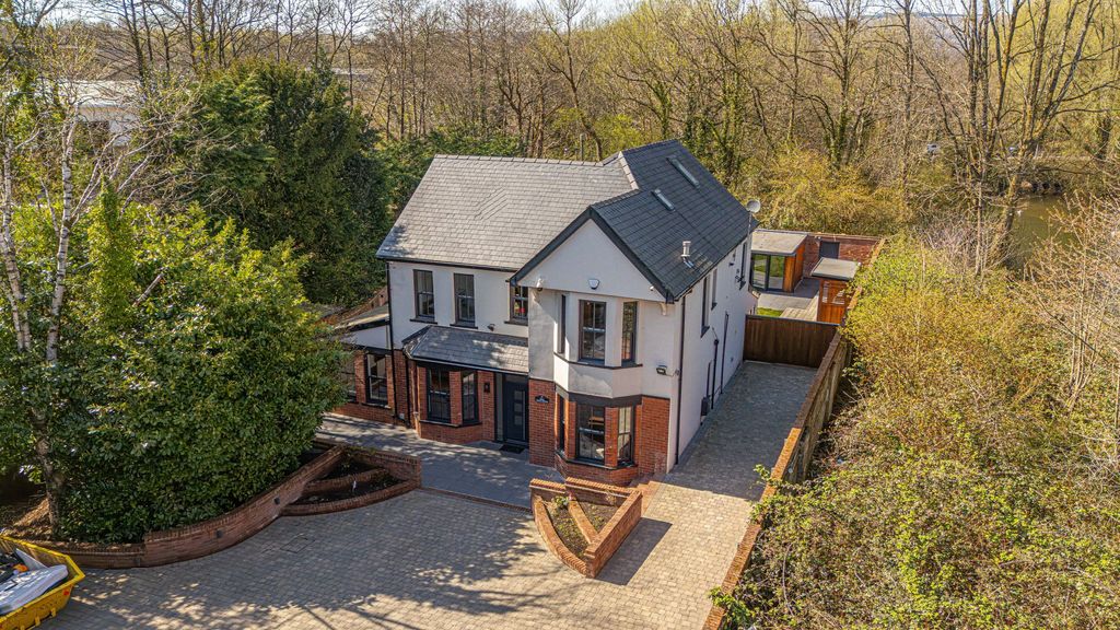 Property photo 2 of 71