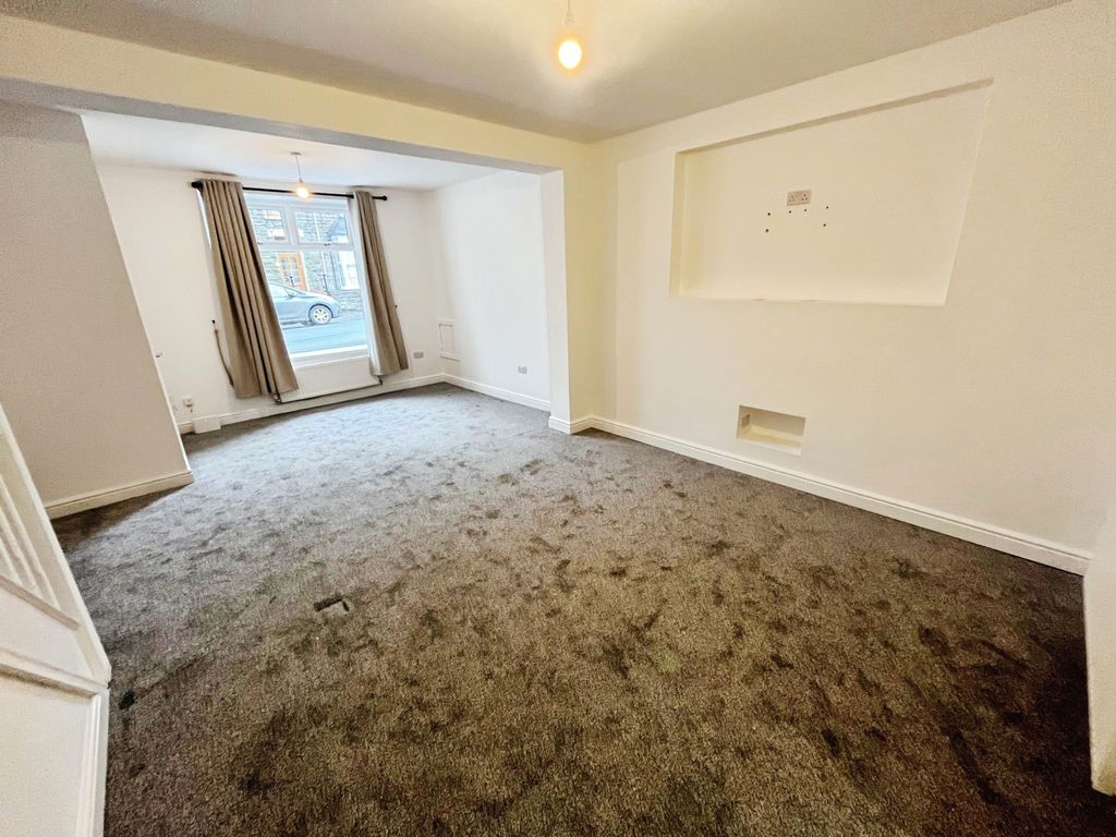 Property photo 2 of 12 Living Room