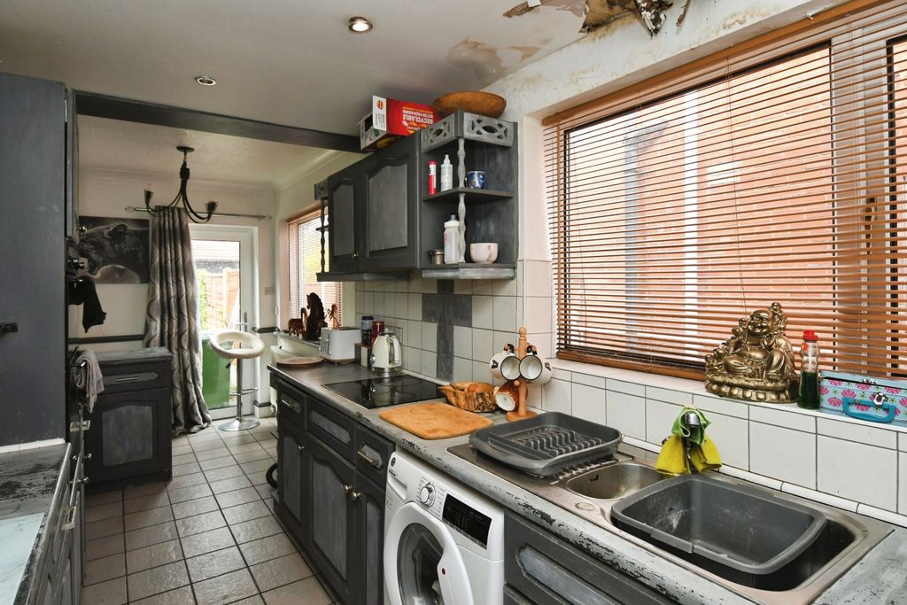 Property photo 3 of 15