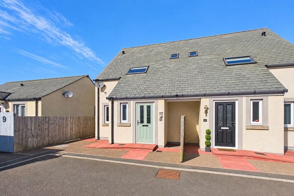 Property photo 2 of 18