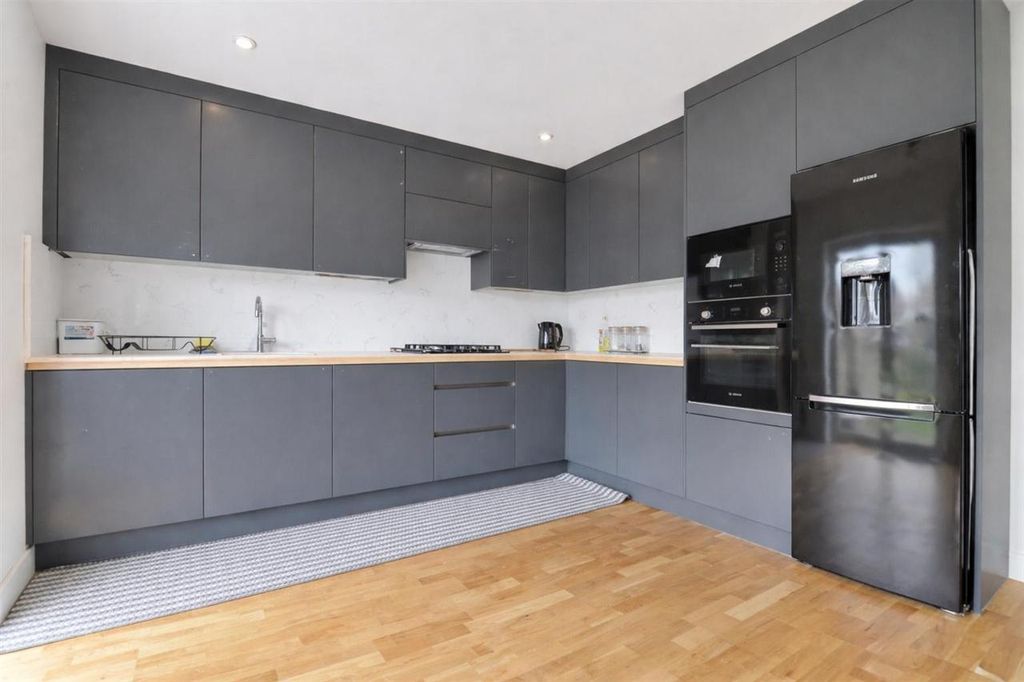 Property photo 2 of 3