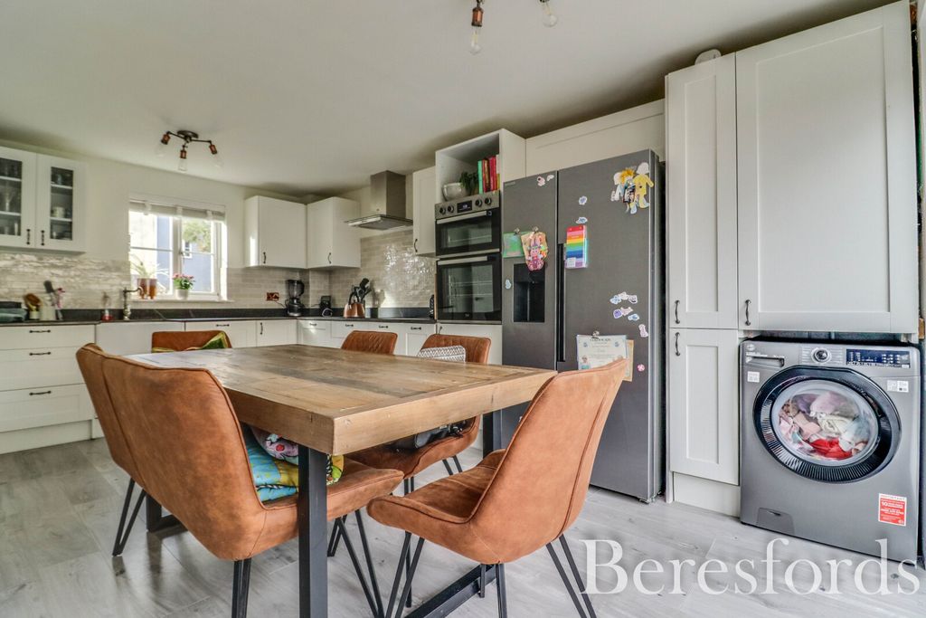 Property photo 3 of 28 Picture No. 05