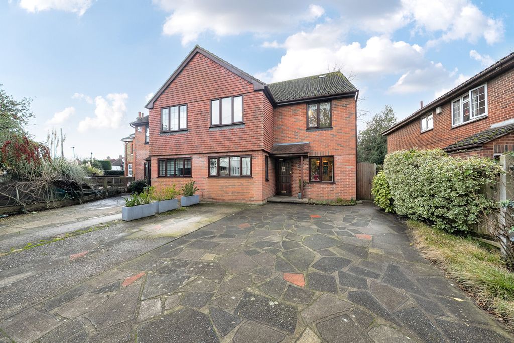 Property photo 1 of 20 External