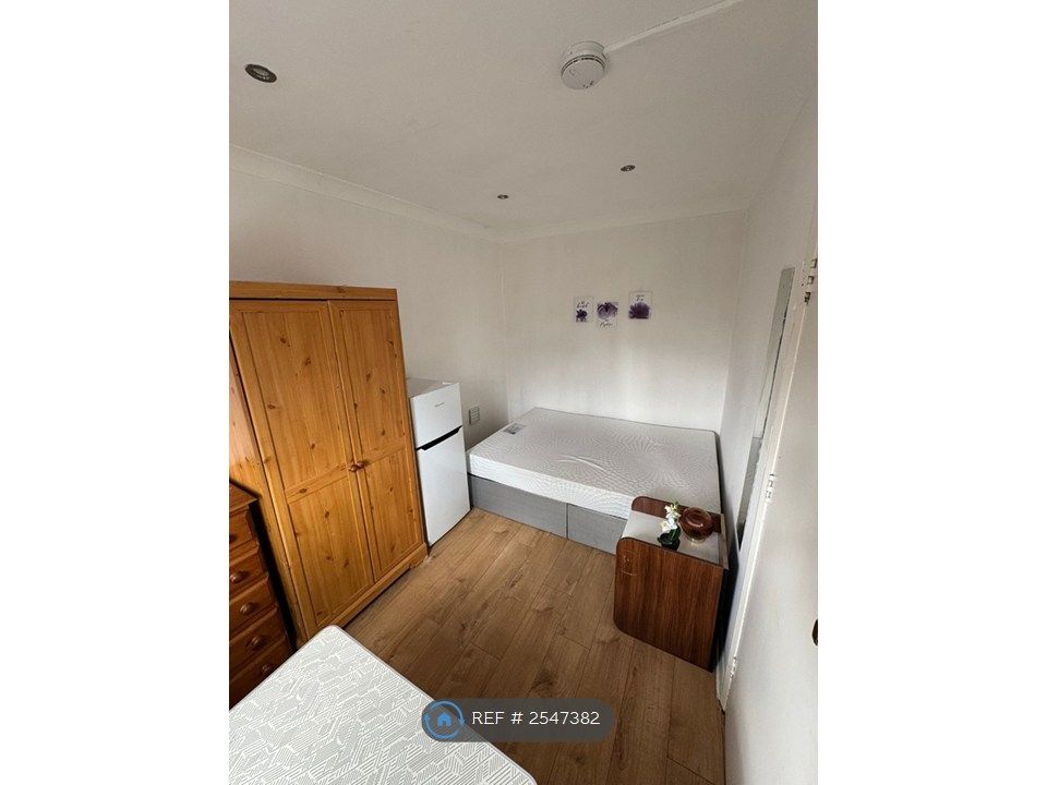 Property photo 2 of 7 Single 1