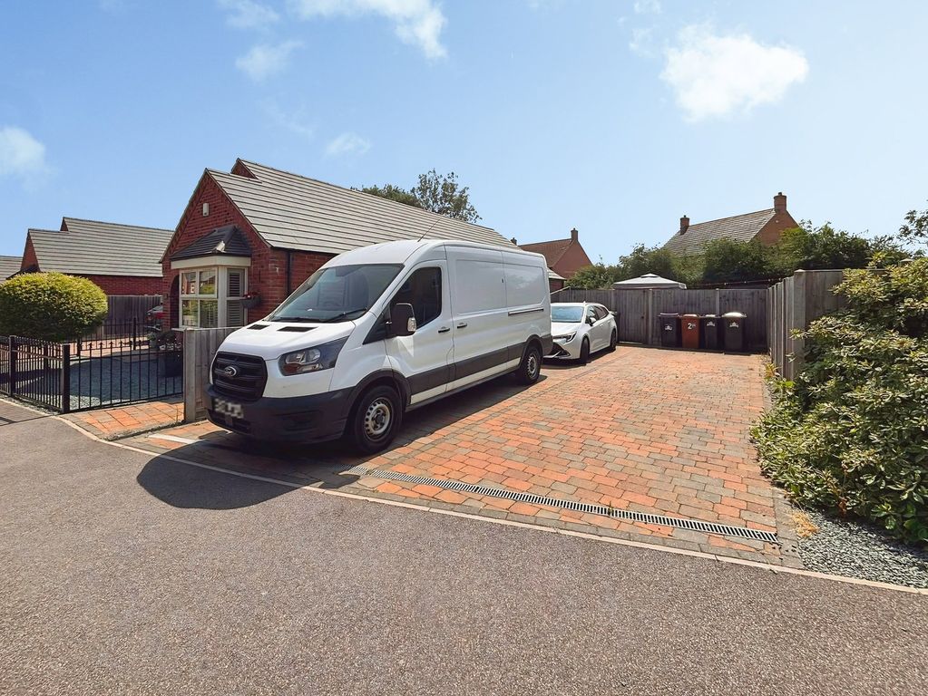 Property photo 2 of 14