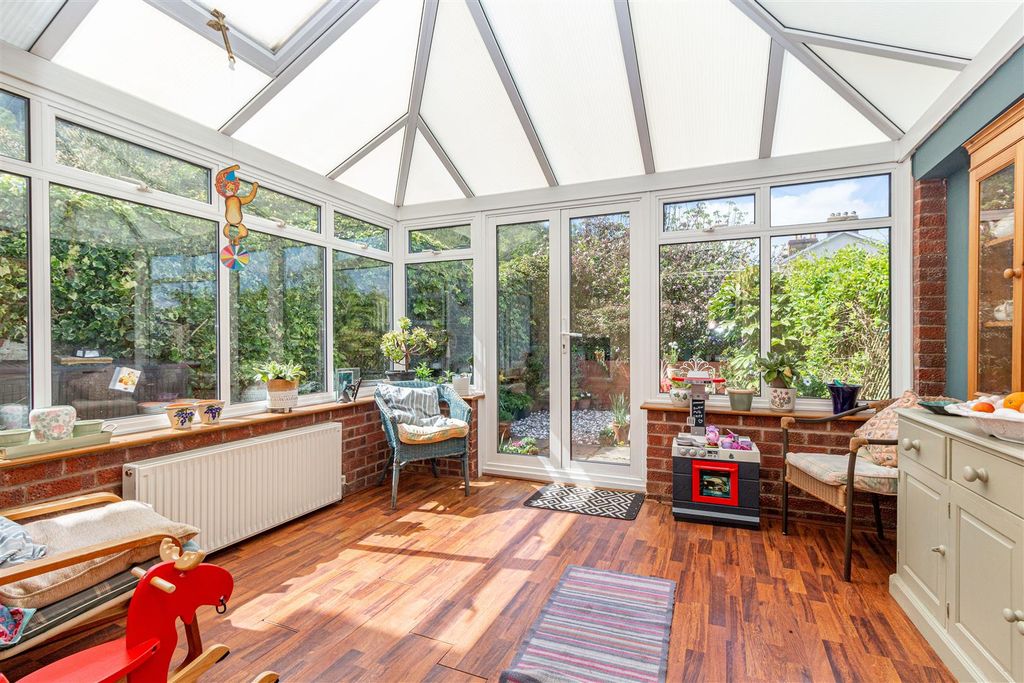 Property photo 3 of 22 Conservatory-1.Jpg