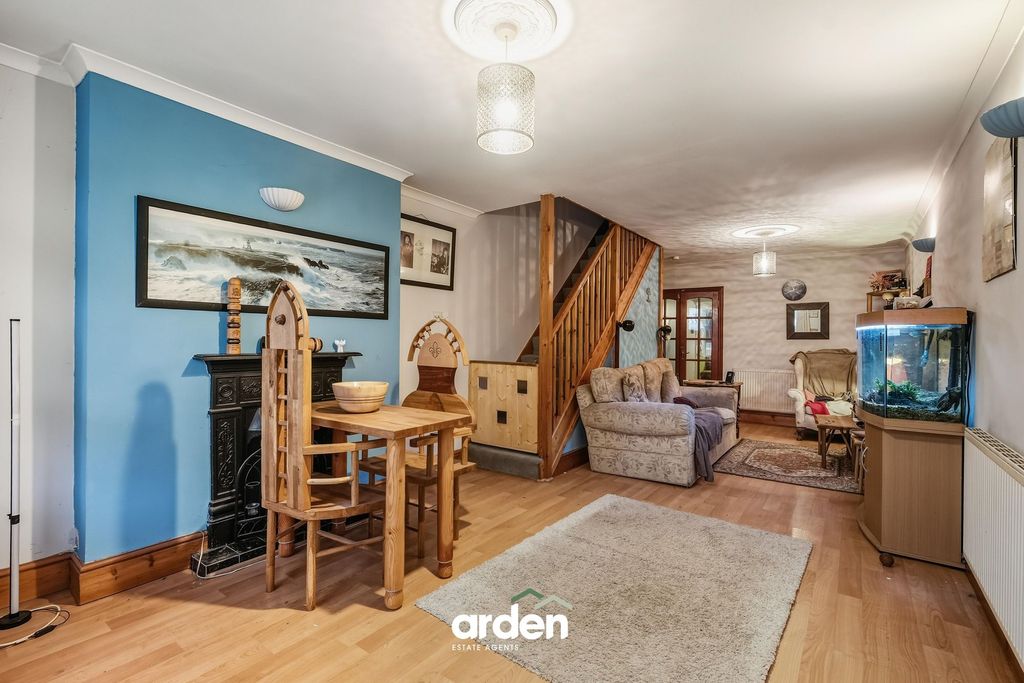 Property photo 2 of 9