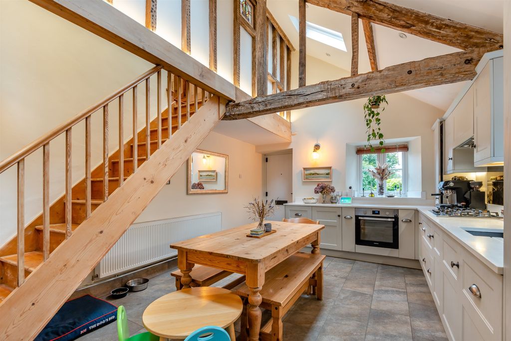 Property photo 3 of 40