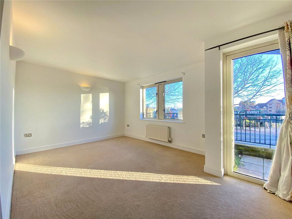 Property photo 2 of 25 Picture No. 03