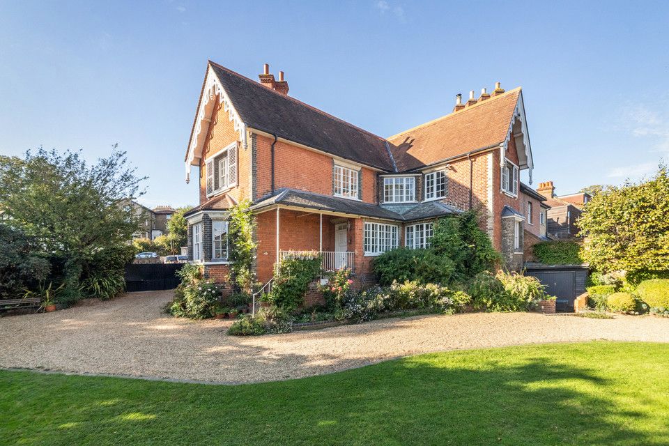 Property photo 1 of 36
