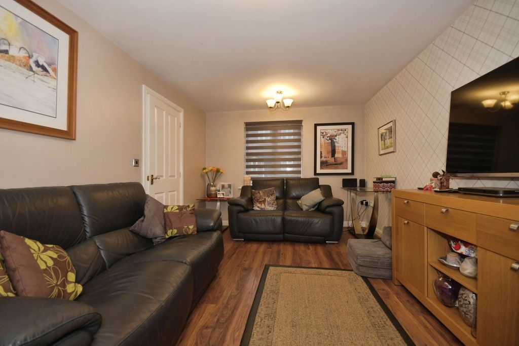 Property photo 3 of 16 Pbox-Img.Jpg