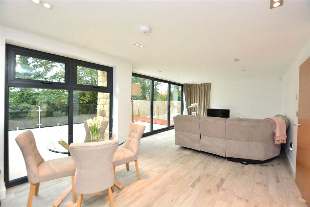 Property photo 3 of 14 Picture No. 21