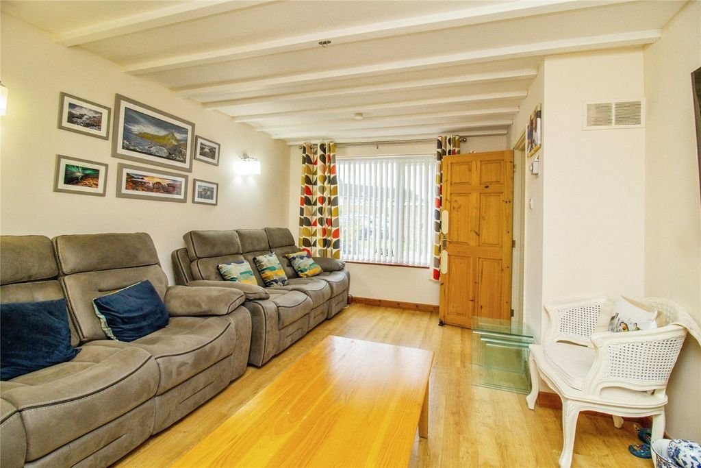 Property photo 2 of 19 Picture No. 38