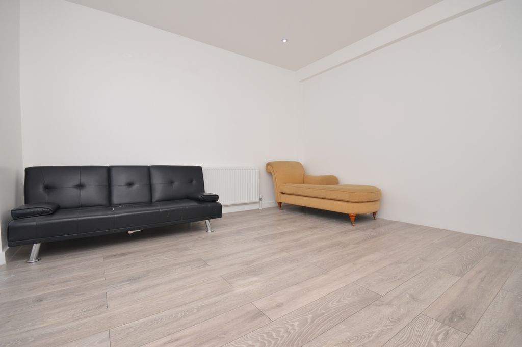 Property photo 2 of 17 Gallery