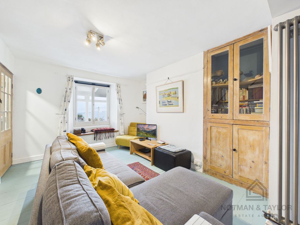 Property photo 3 of 28