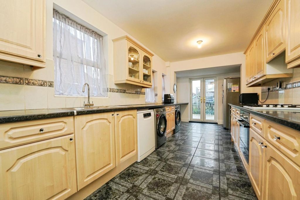 Property photo 2 of 14 Pbox-Img.Jpg