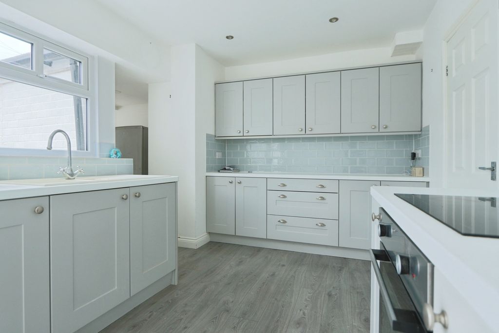 Property photo 2 of 14 4315335