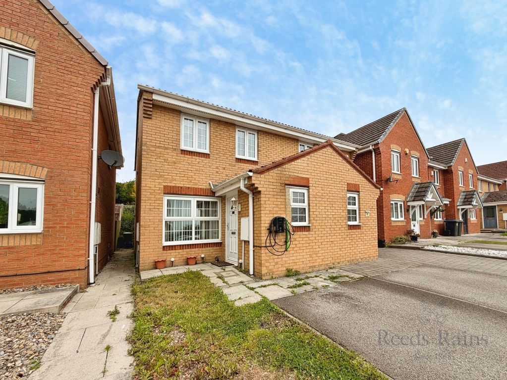 Property photo 1 of 17 External