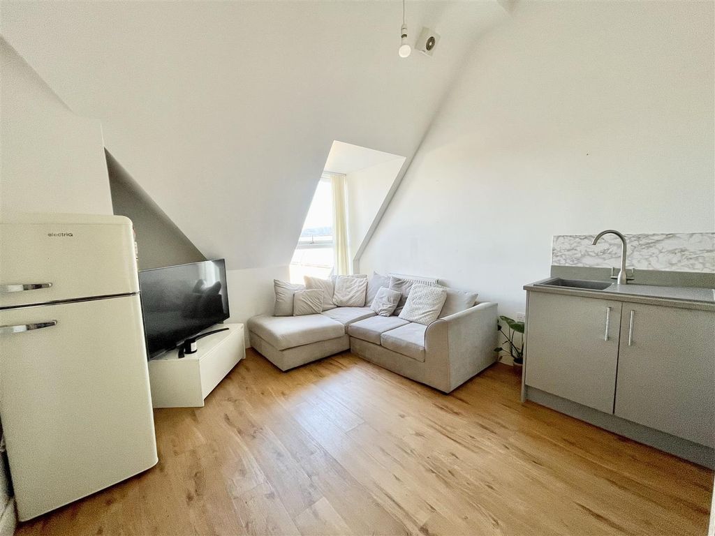 Property photo 2 of 10 Img_3476.Jpeg