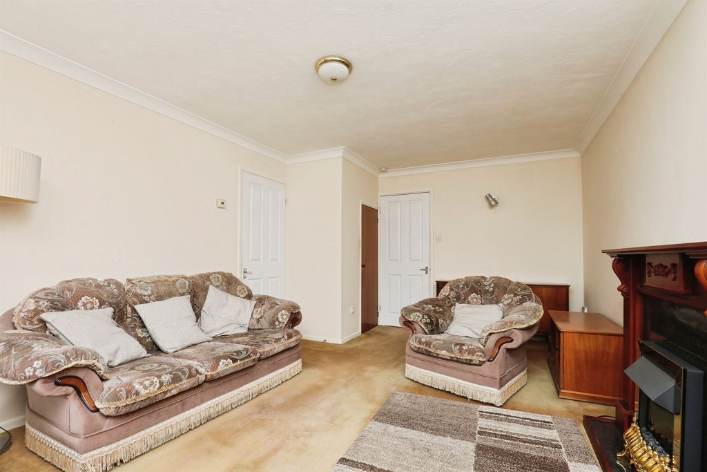 Property photo 3 of 17