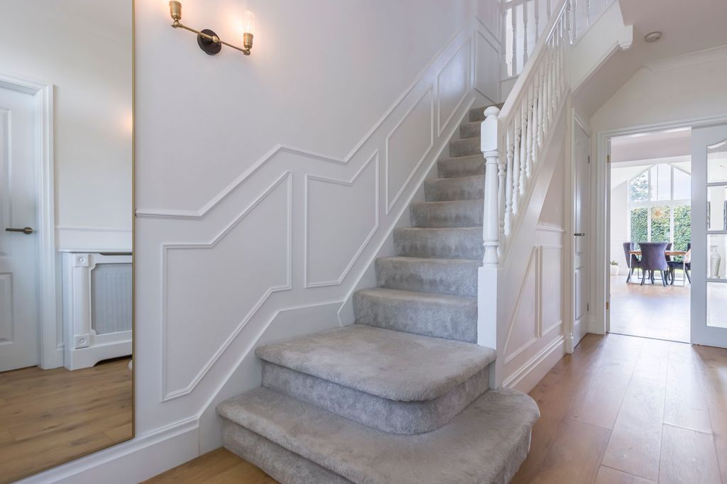 Property photo 3 of 60 Photo 30