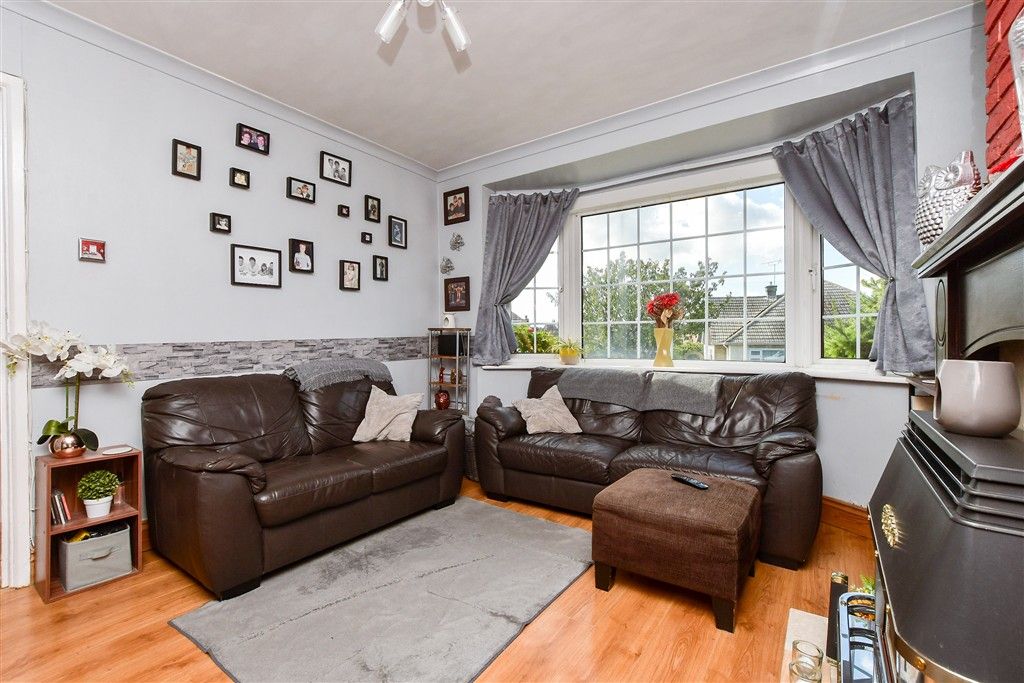 Property photo 2 of 10 Lounge