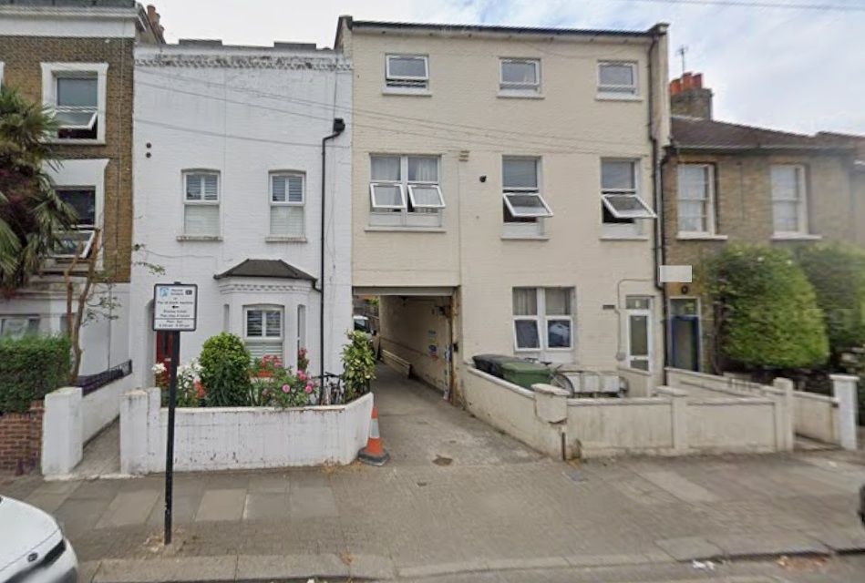 Property photo 1 of 8