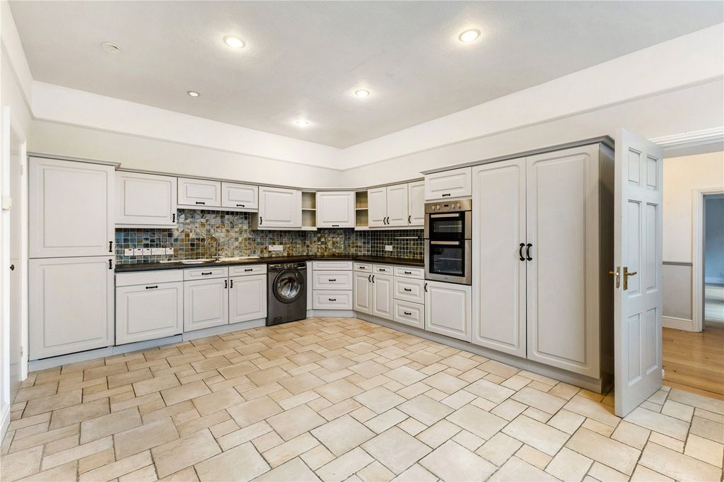 Property photo 3 of 16 Picture No. 16