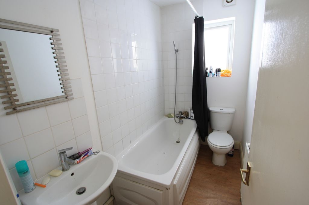 Property photo 3 of 4