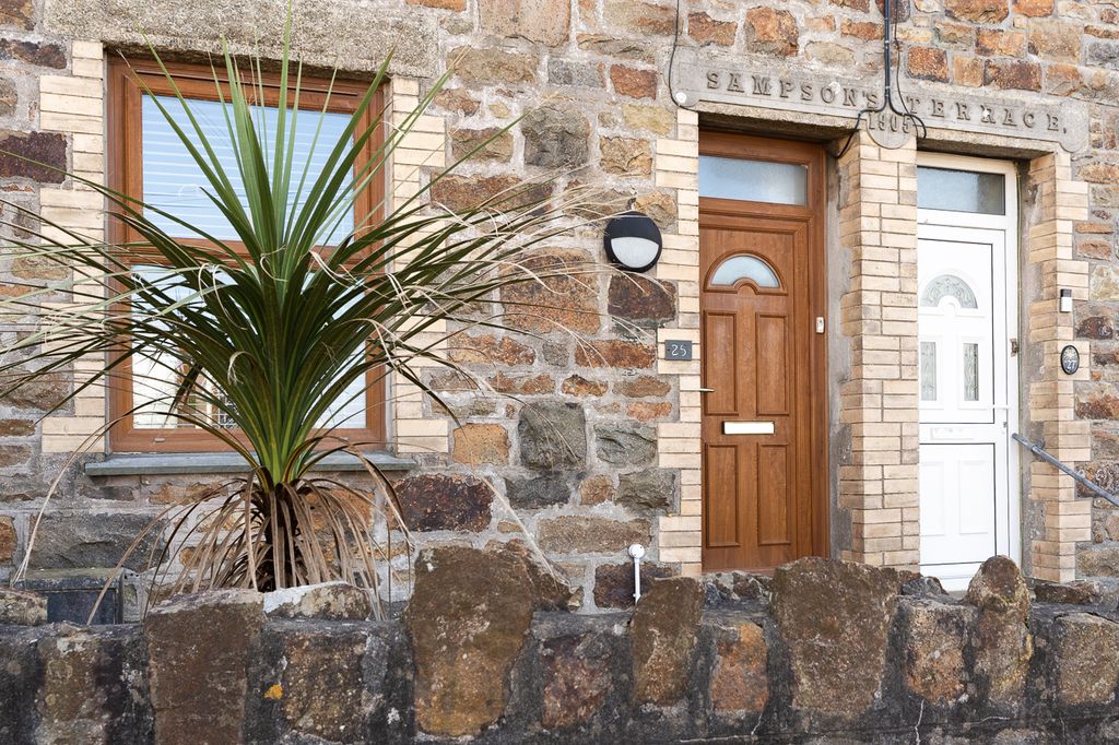 Property photo 2 of 23