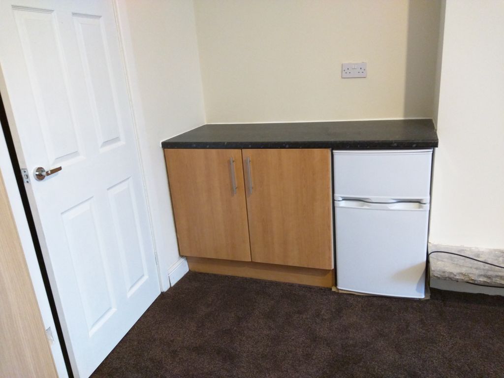 Property photo 1 of 7 Cover