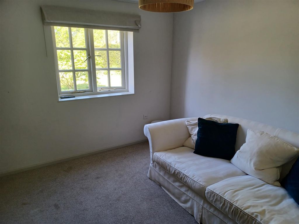 Property photo 3 of 7 20260427_144658.Jpg