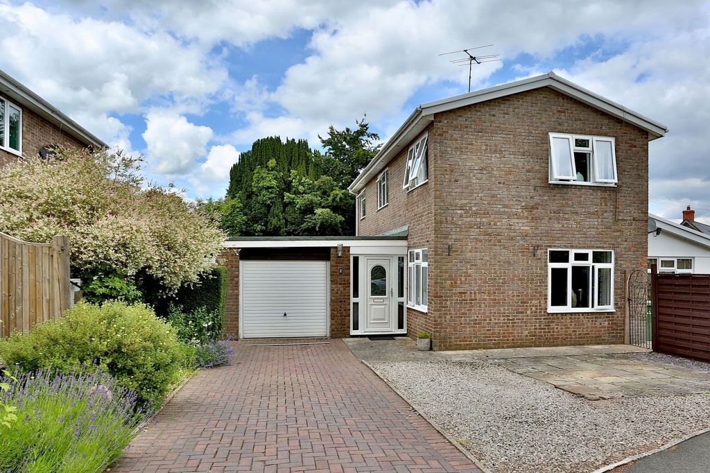 Property photo 1 of 40