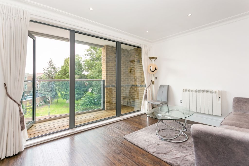 Property photo 1 of 17 Flat 11 282142- (5)