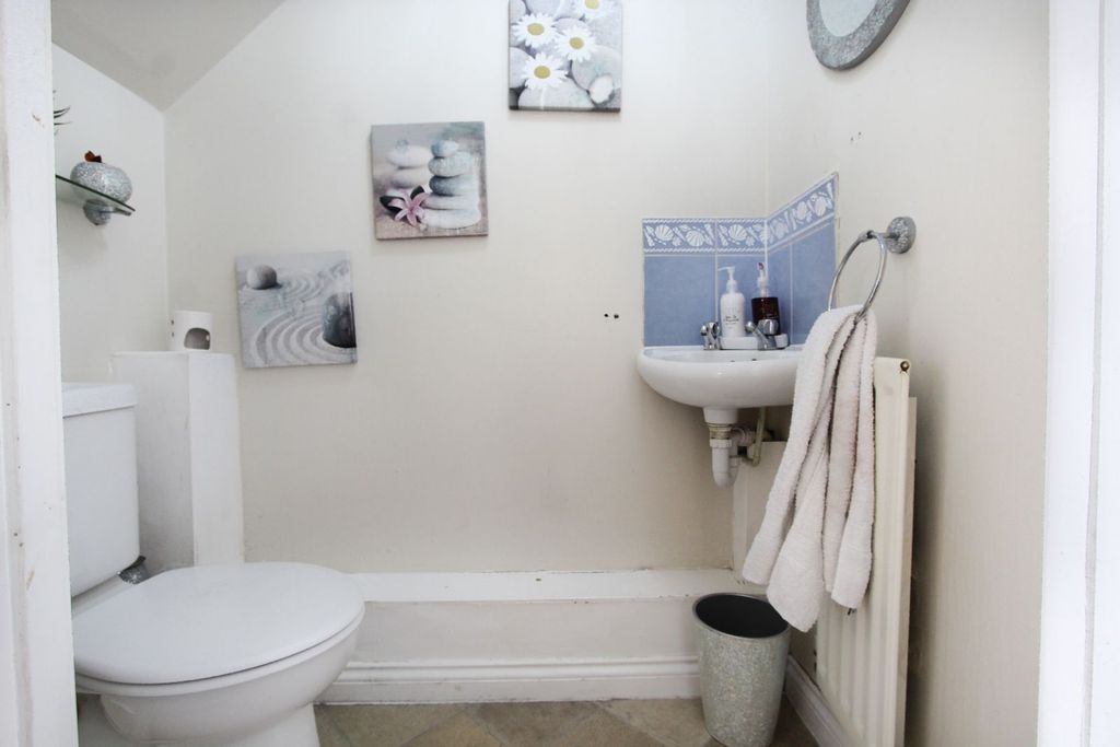 Additional image 7 of 5 bed detached house for saleNorfolk Place, Grays RM16