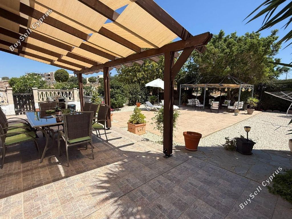 Property photo 1 of 37