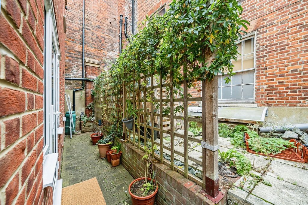 Property photo 3 of 17