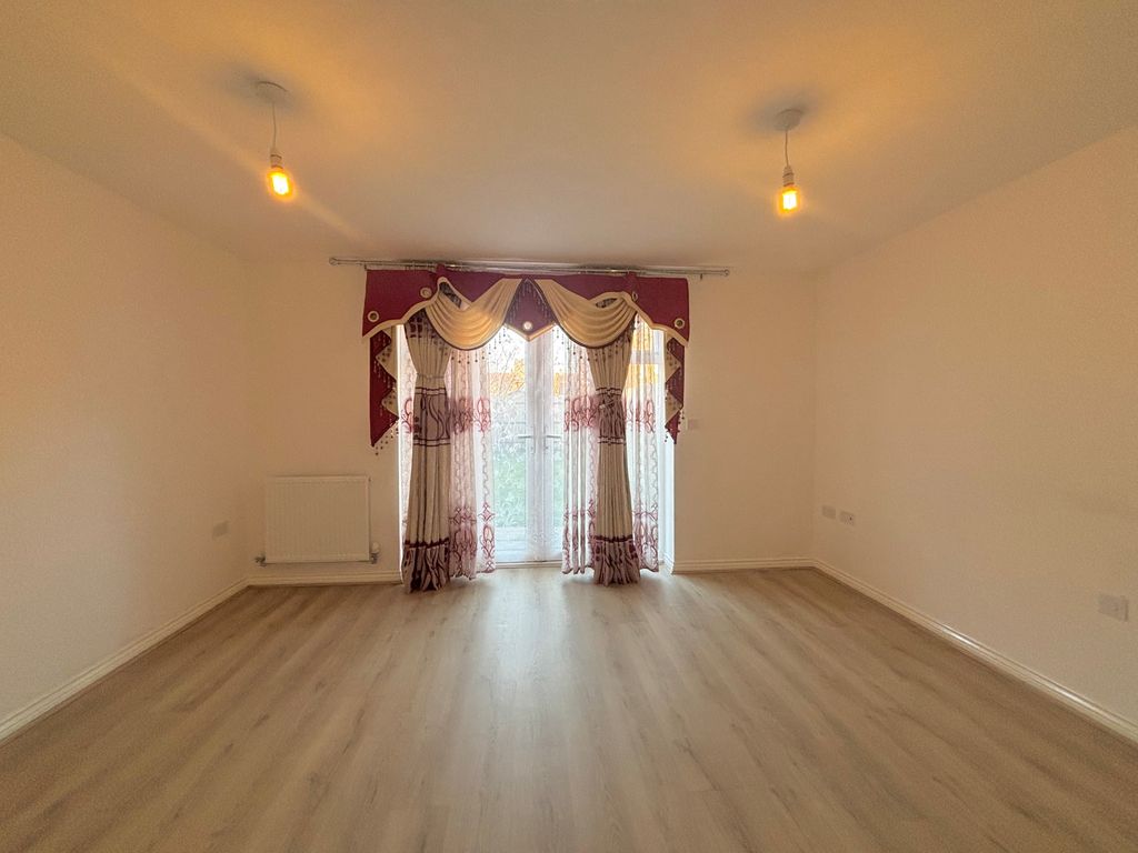 Property photo 3 of 11 Image