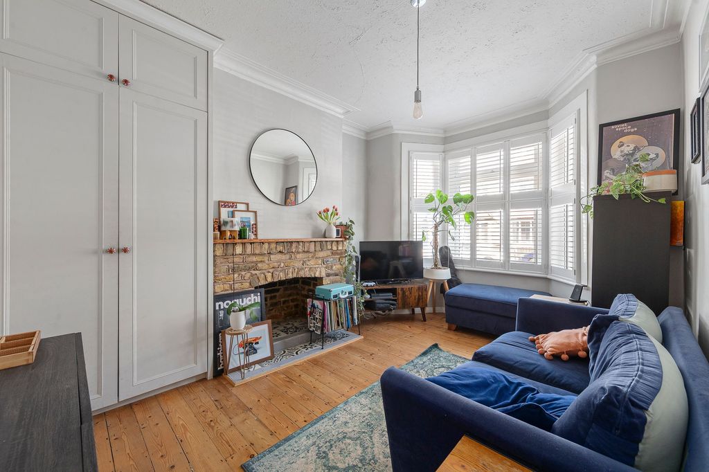 Property photo 2 of 17