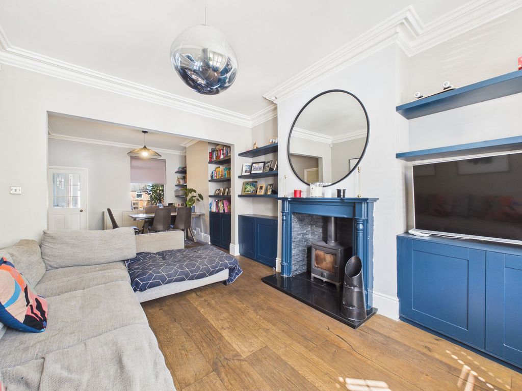 Property photo 2 of 25 Lounge