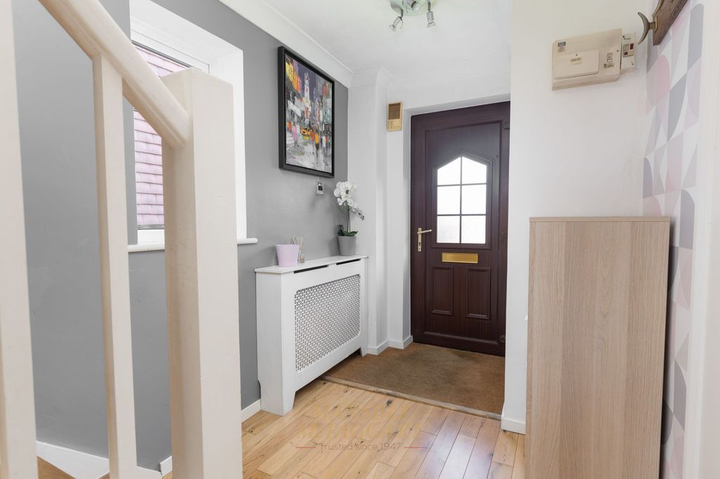 Property photo 3 of 21