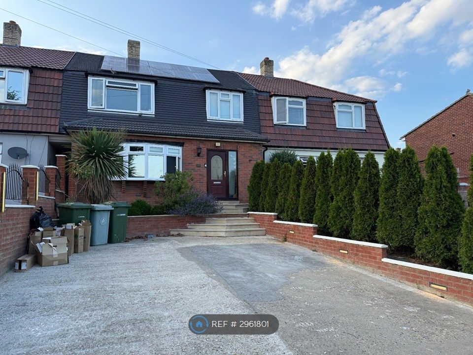 Property photo 2 of 32