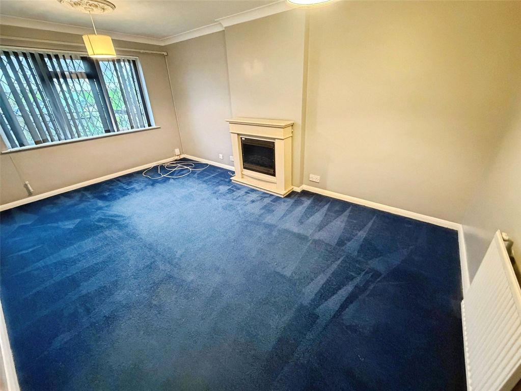 Property photo 3 of 12 Lounge