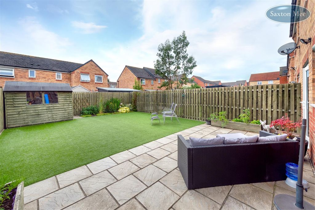 Property photo 2 of 19 Crag Hill - Garden 9832.Jpg