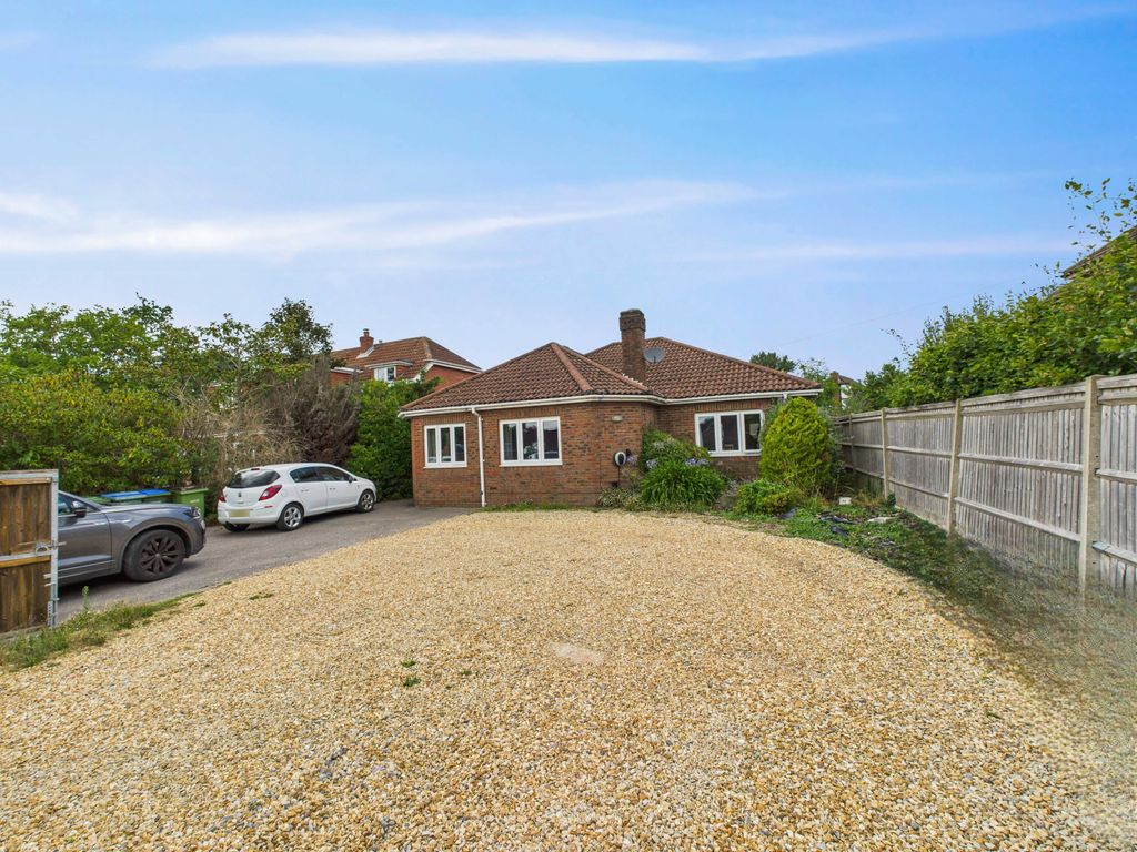 Property photo 1 of 16 Three-Bedroom Detached Bungalow For Sale
