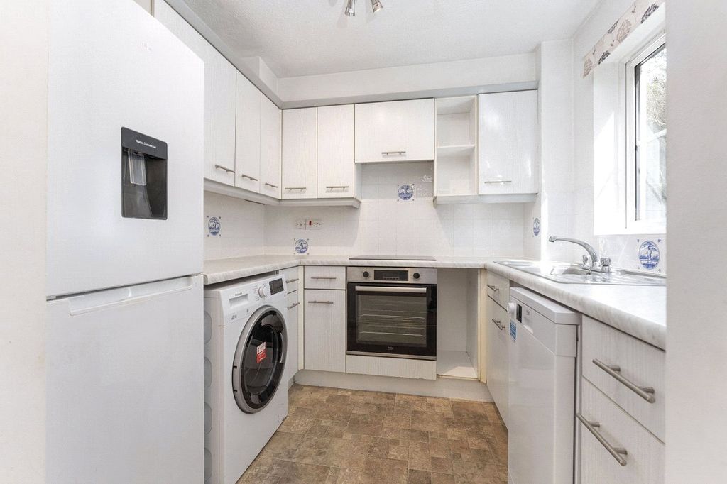 Property photo 3 of 12 Picture No. 10