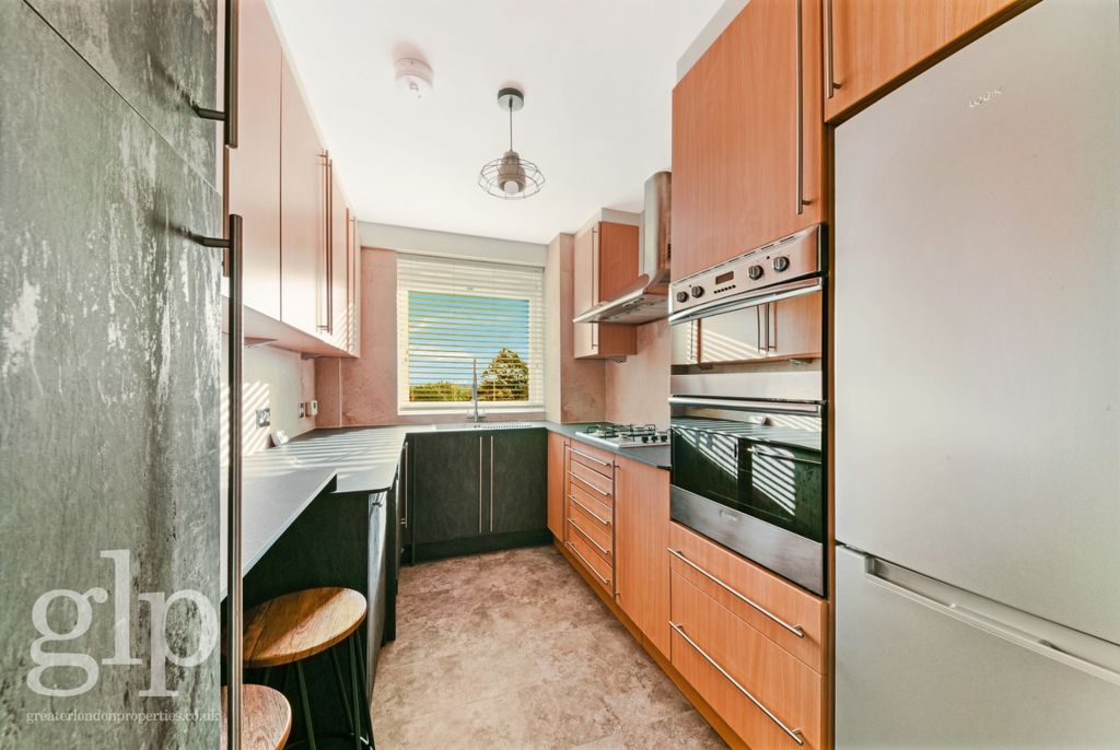 Property photo 3 of 17 4432552