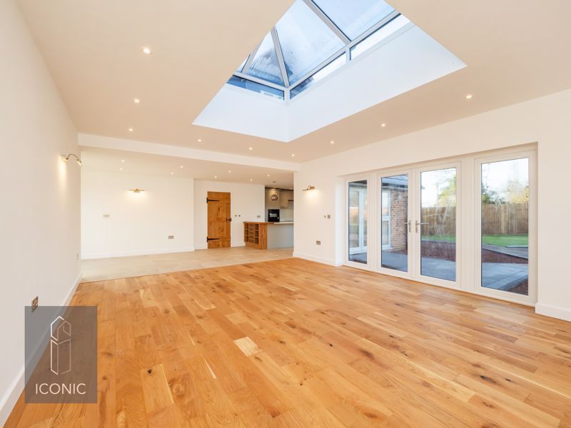 Property photo 3 of 64 Photo 14