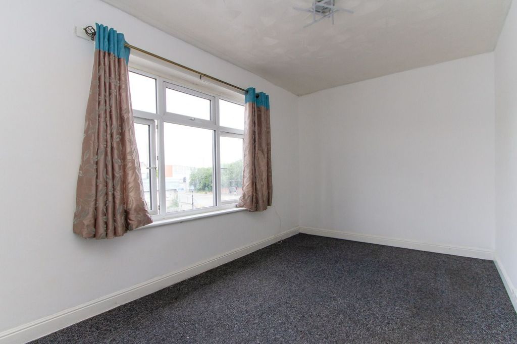 Property photo 2 of 4